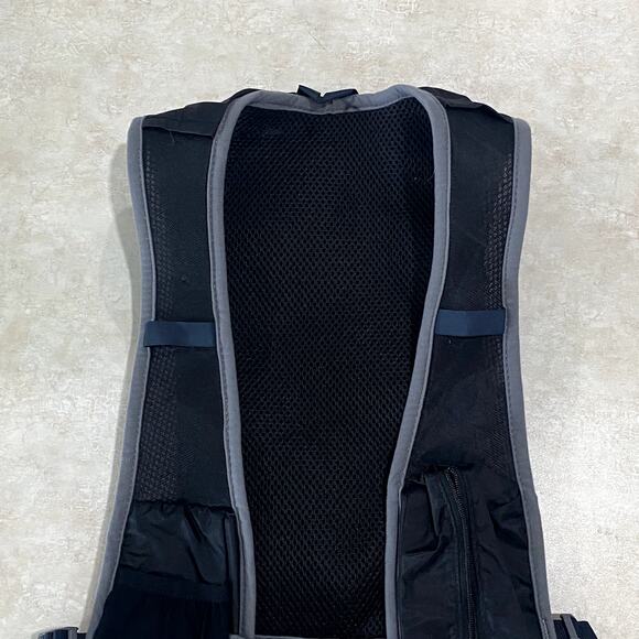 Nathan Hydration Backpack Running Pack in Black - Picture 5 of 6